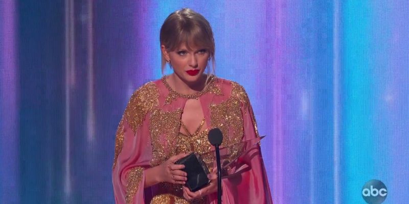 Taylor Swift Wins Artist of the Year at the 2019 AMAs – The American Music Awards