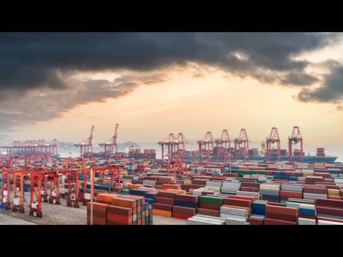 IMF Sees `Heavy Cloud of Uncertainty’ Hanging Over Global Economy