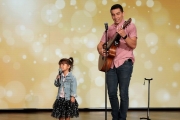 Adorable Father-Daughter Duo Sings ‘Señorita’