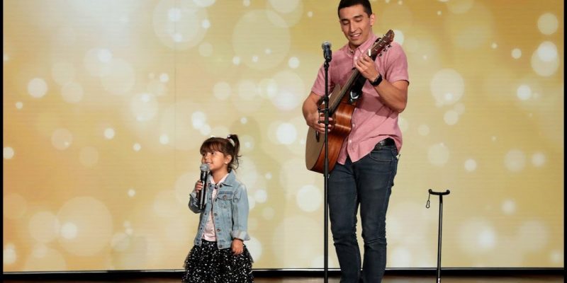 Adorable Father-Daughter Duo Sings ‘Señorita’