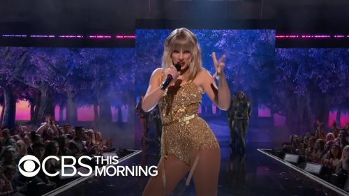 Taylor Swift makes history at 2019 AMAs
